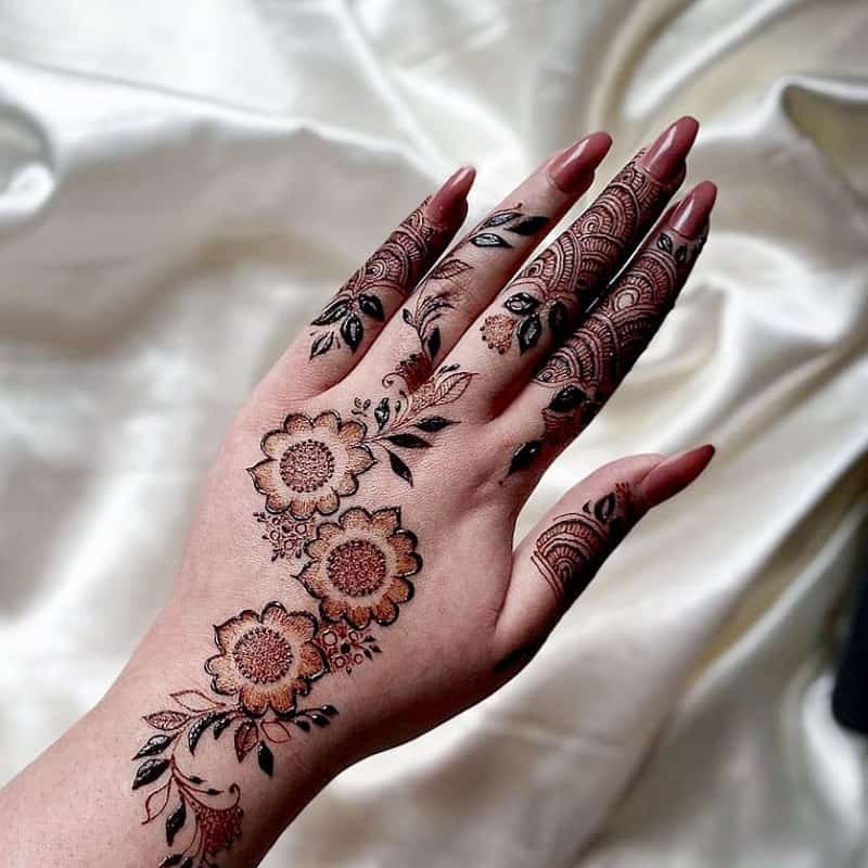 Tatuaje de henna Mano de mujer