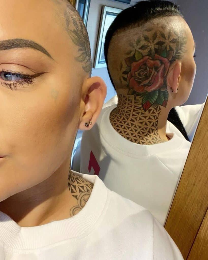 Colocaciones de tatuajes de alto dolor cabeza mujeres