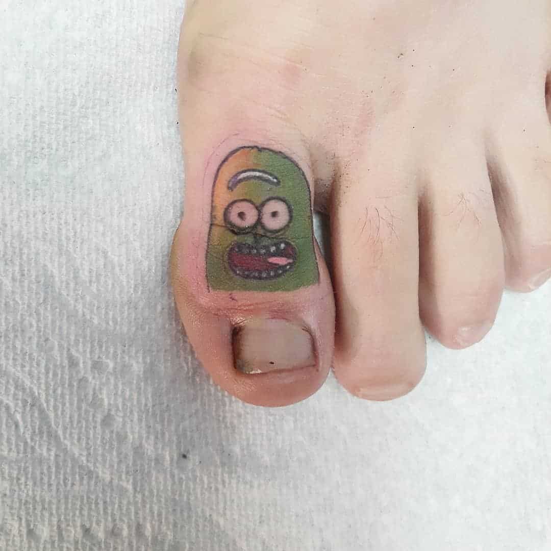 Ideas del tatuaje del dedo del pie verde 