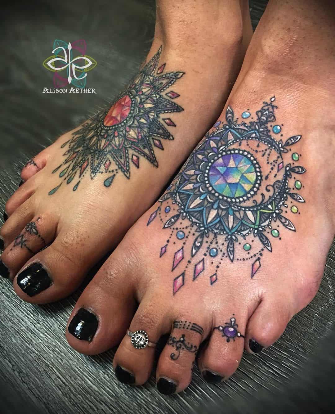 Tatuajes de mandalas y dedos mágicos 