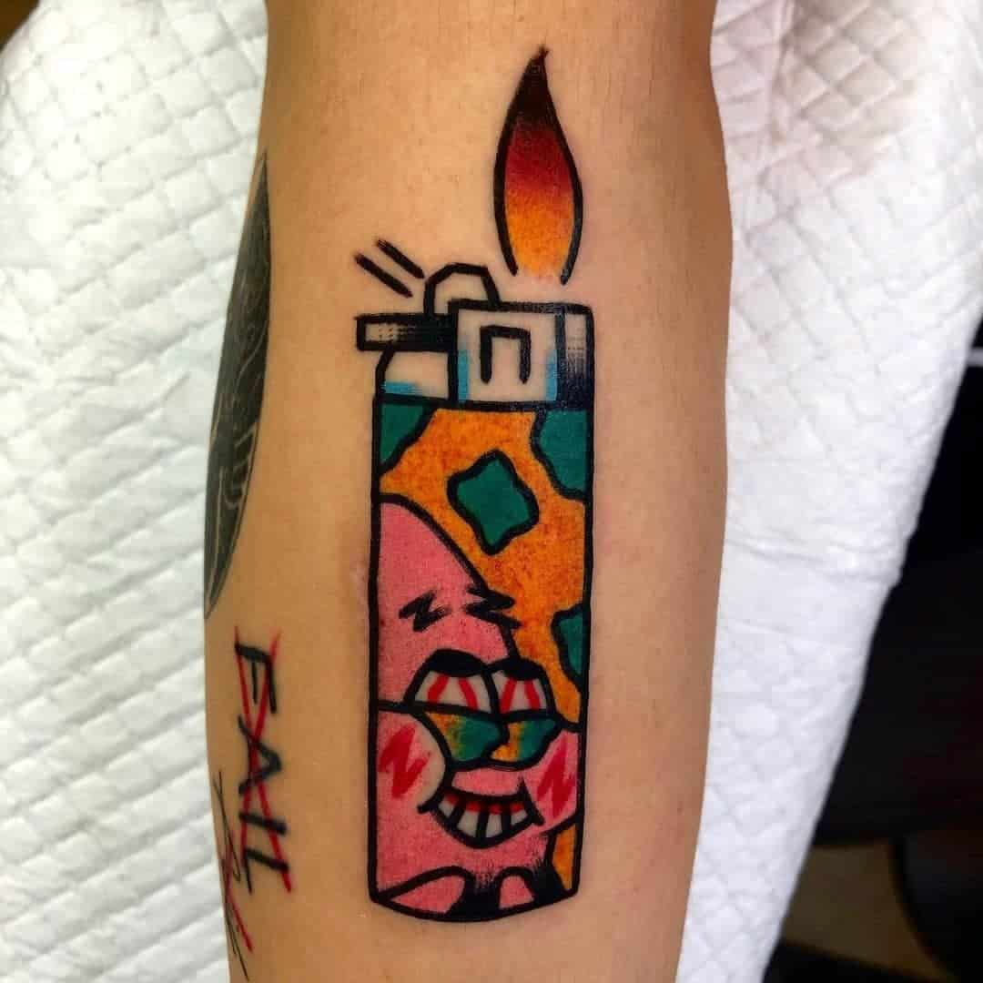 Tatuaje de fuego de encendedor ardiente 