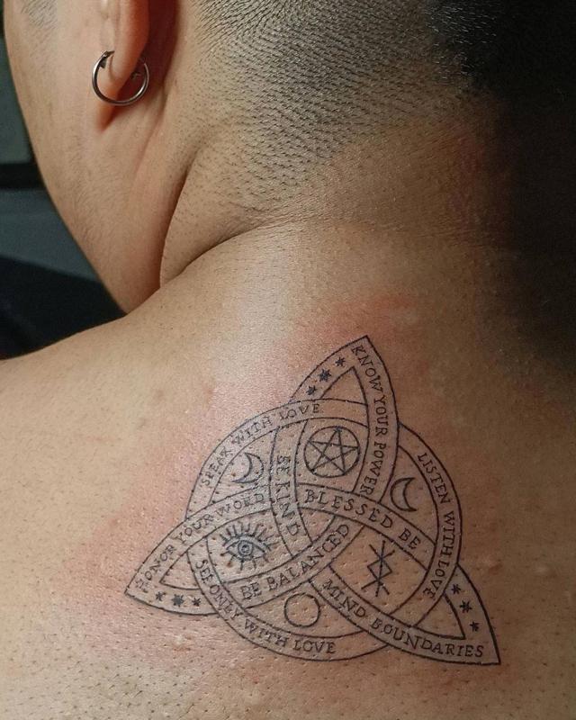 El tatuaje del nudo de la trinidad 3