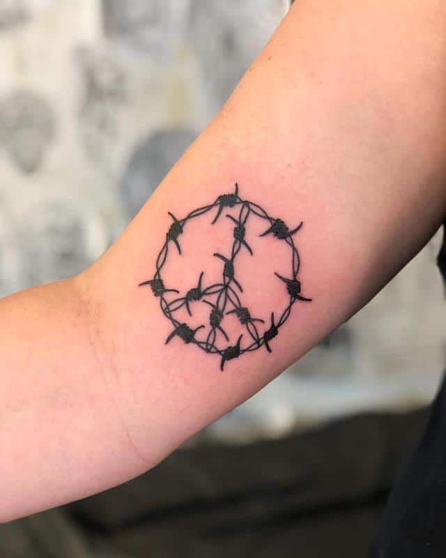Tatuaje del signo de la paz 3