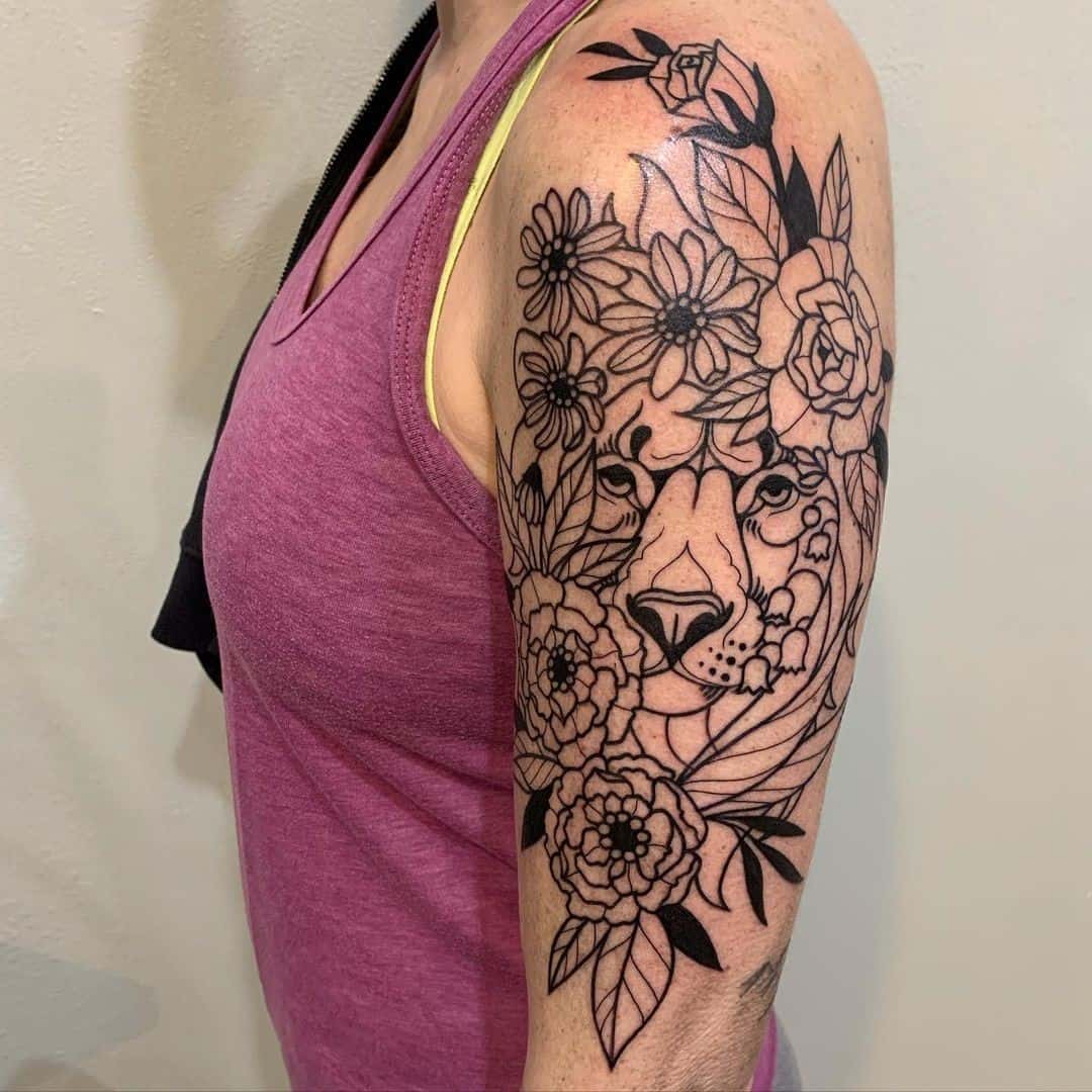 Tinta de tatuaje de flor de aster de manga 