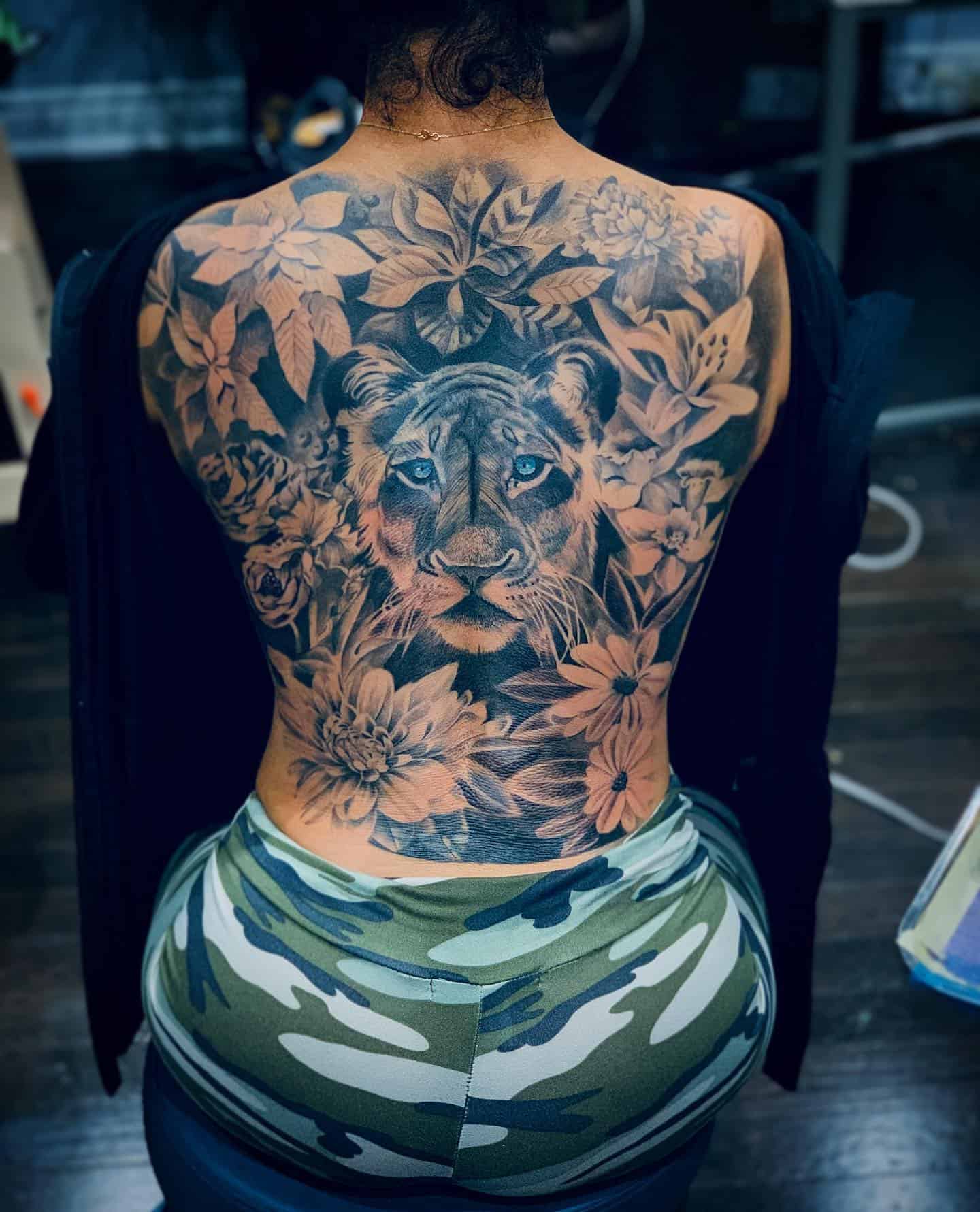 Tatuaje de espalda completa