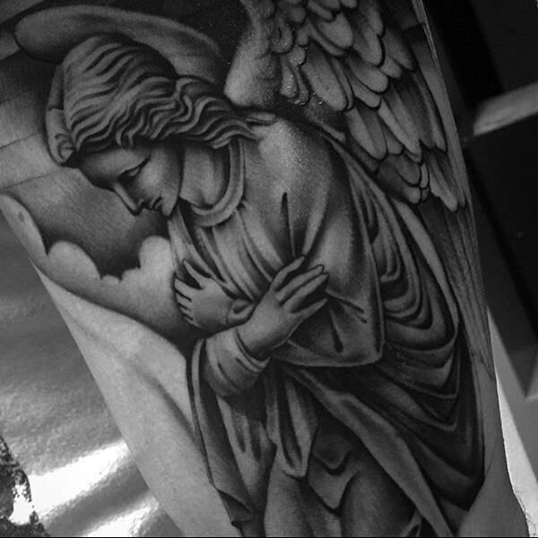 1657586932 183 125 tatuajes de angeles alucinantes y su significado