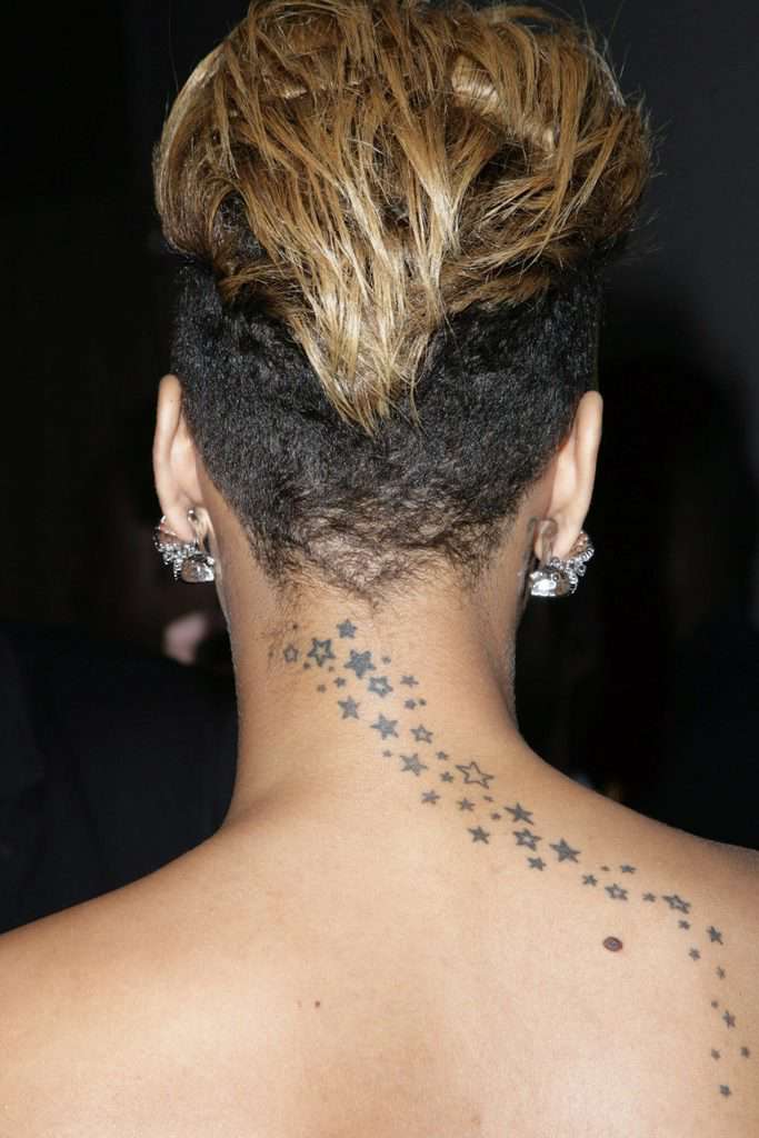 Rihanna tatuajes estrella