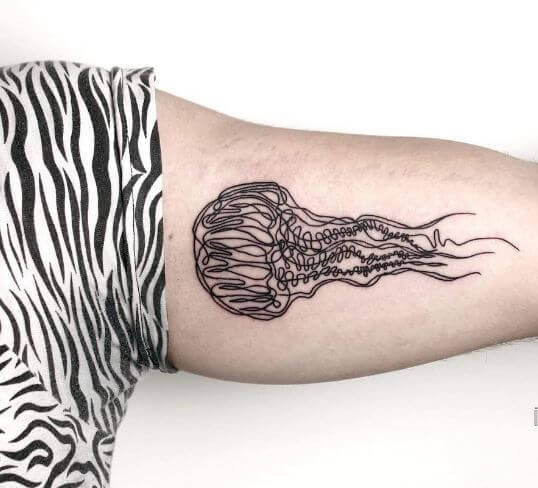Tatuajes De Medusas En El Bíceps