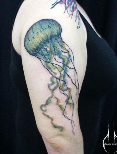 Tatuajes de medusas en media manga