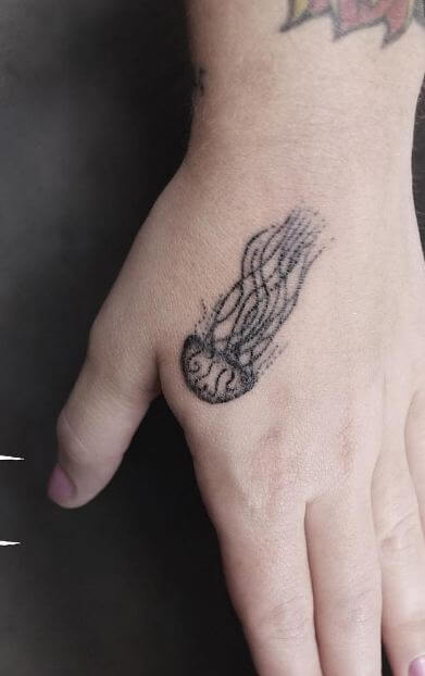 Tatuajes De Medusas En La Mano