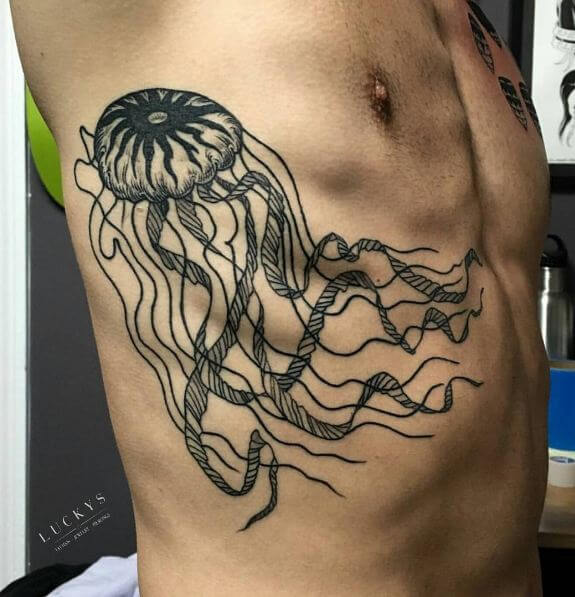 Tatuajes De Medusas En La Costilla