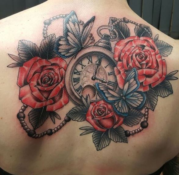 Diseño de tatuajes de bolsillo para mujeres en la parte trasera