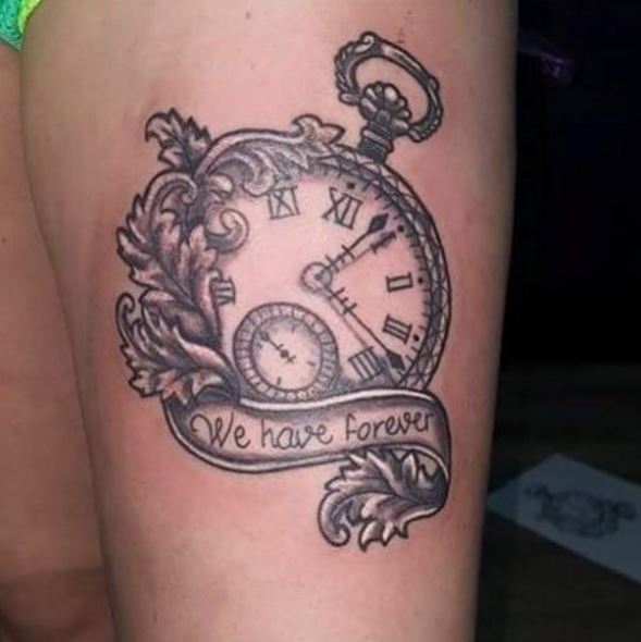 Diseño e ideas de tatuajes de reloj de bolsillo simple