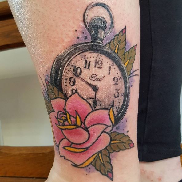 Diseño e ideas de tatuajes de reloj de bolsillo temporal