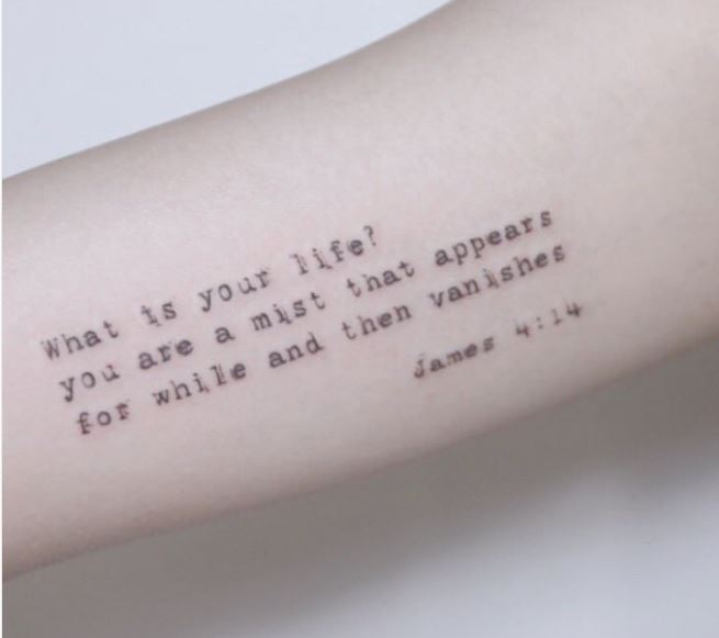 Diseño de tatuaje motivacional de la Biblia