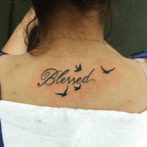 Pequeños diseños de tatuajes de bendición simples (59)