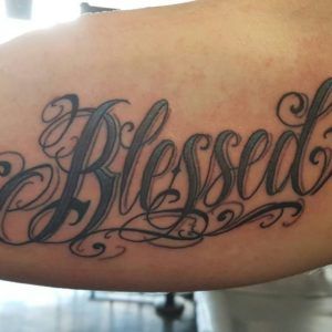 Pequeños diseños de tatuajes de bendición simples (81)