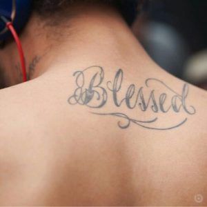 Pequeños diseños de tatuajes de bendición simples (72)