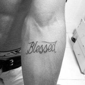 Pequeños diseños de tatuajes de bendición simples (133)