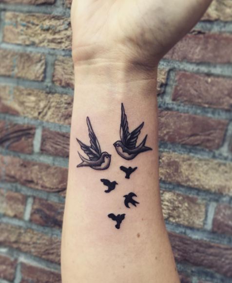 Tatuajes De Muñeca De Aves 1