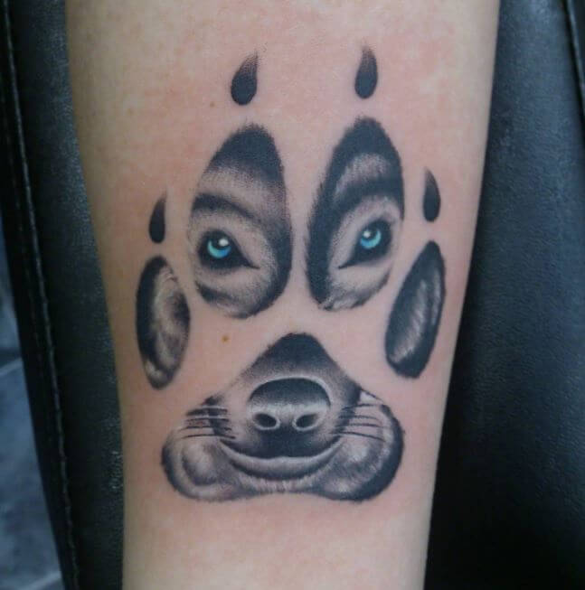 Tatuaje De Impresión De La Pata De Lobo