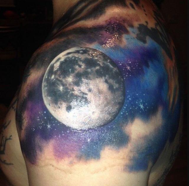 Tatuaje Realista De La Luna