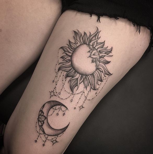 Tatuaje de luna en la pierna 1