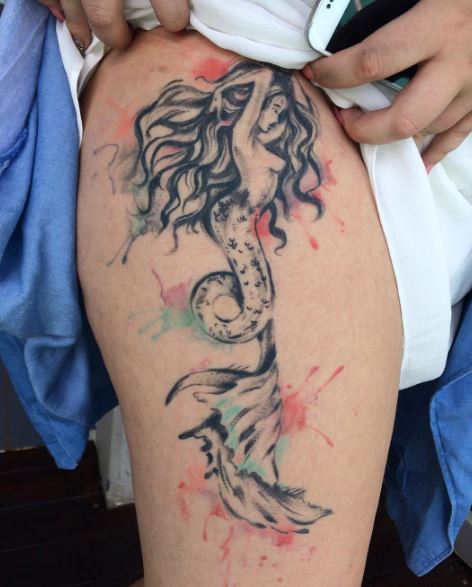 Tatuaje de sirena en la pierna 2