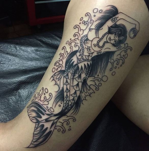 Tatuaje de sirena en la pierna 8
