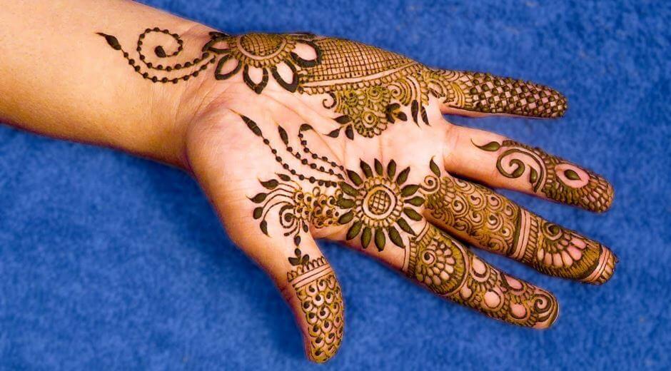 Hermosas imágenes de diseños de Mehndi para manos