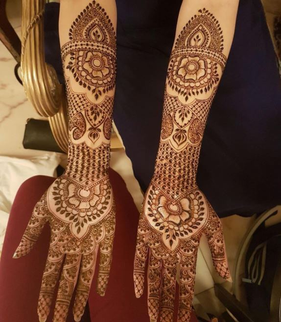 Hermosos diseños de Mehndi para manos 2018