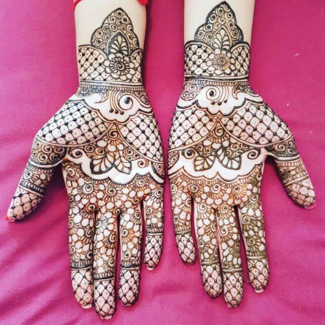 Imágenes de diseños fáciles de Mehndi para manos