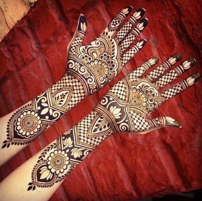 Diseños de Mehndi para manos llenas