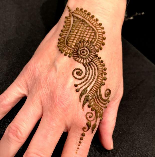 Diseños simples de Mehndi para estudiantes