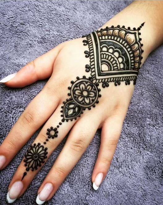 Diseños simples de Mehndi para manos en alta definición