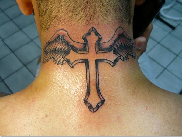 Tatuaje De Cruz En La Espalda