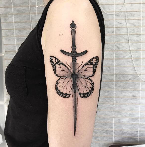 Tatuajes De Mariposa Con Daga