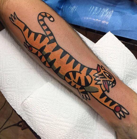 Tatuaje de tigre en el brazo 21