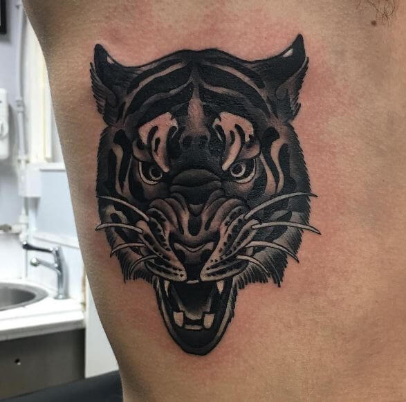 Tatuaje de tigre en el cuerpo 1