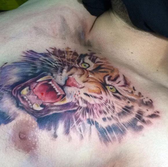 Tatuaje de tigre en el pecho 1