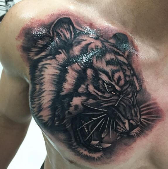 Tatuaje de tigre en el pecho 2