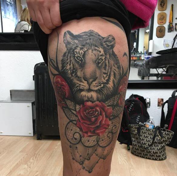 Tatuaje De Tigre En La Pierna