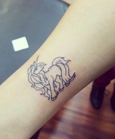 Pequeños Tatuajes De Unicornio