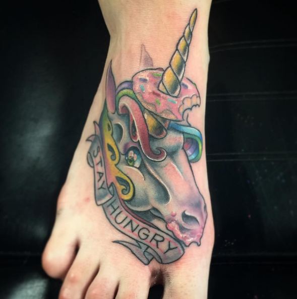 Tatuaje De Unicornio En Los Pies