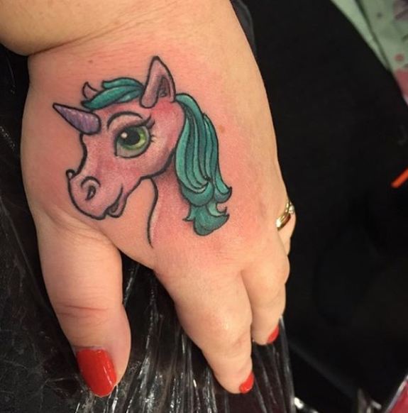 Tatuajes De Unicornio En La Mano