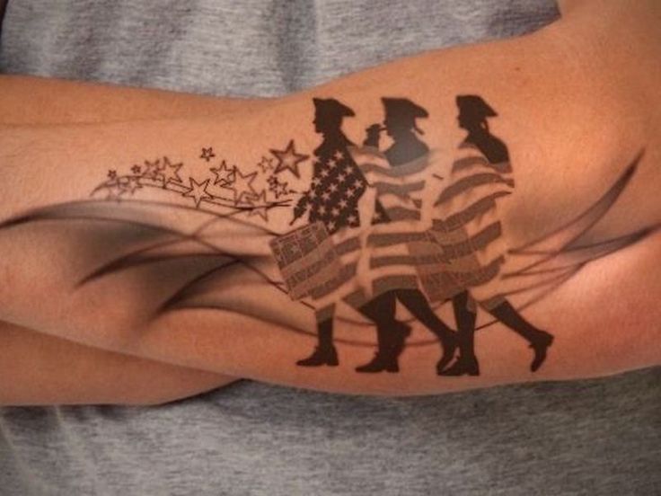 Tatuaje de bandera americana patriótica independiente genial