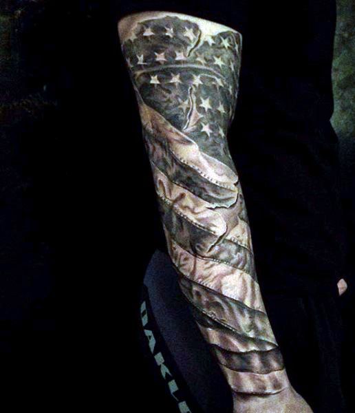 Tatuaje en el brazo, bandera americana fantástica