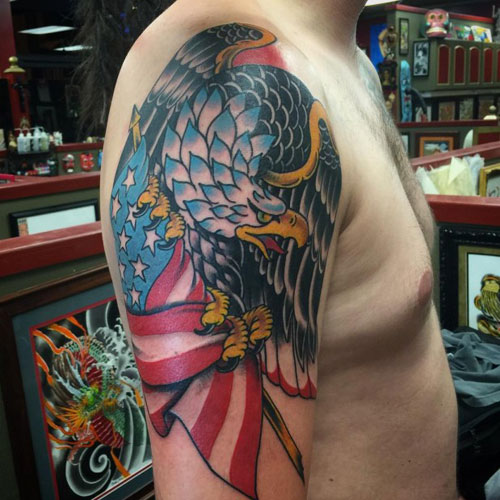 Águila, bandera americana, tatuaje