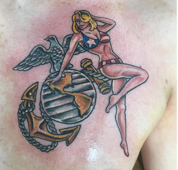 Hermoso diseño de tatuajes del cuerpo de marines