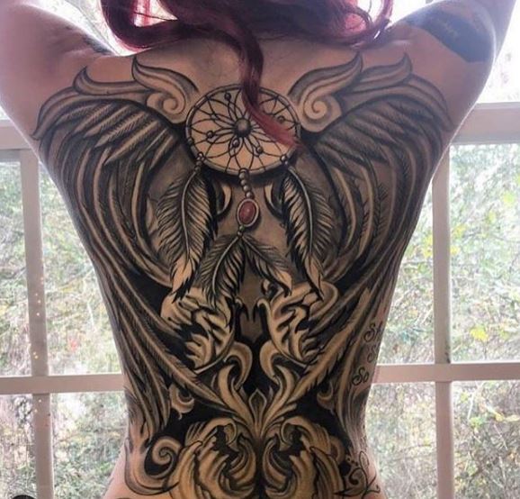 Tatuaje de ala en la espalda 4